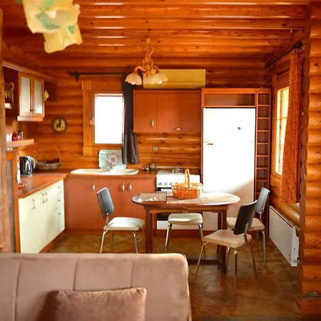 Apartamento ξύλινο σπίτι